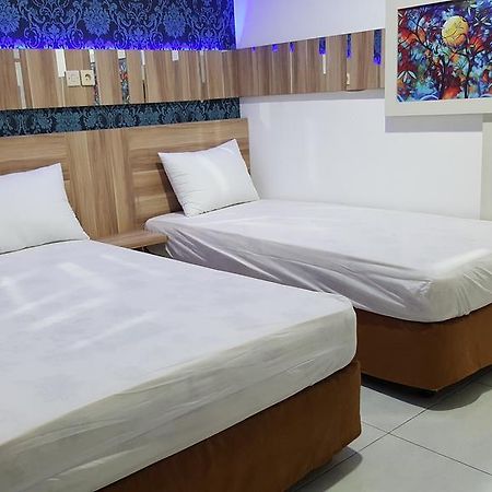 Hotel Omah Seroja Semarang Exterior foto